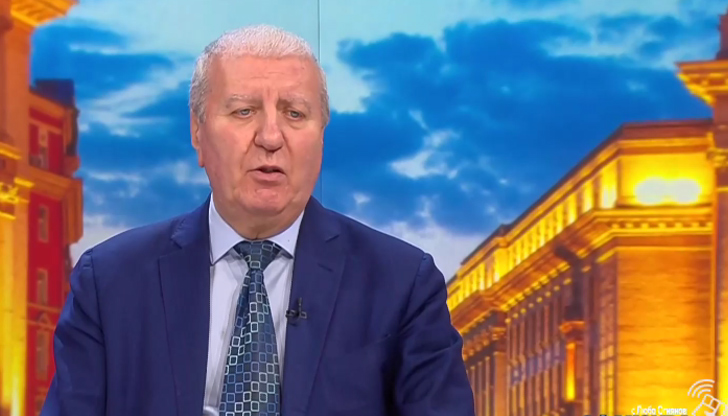 Александър Томов: Няма по-опасно време да разбутваме властта