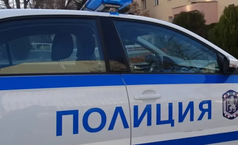 Мъж души приятелката си на спирка в София