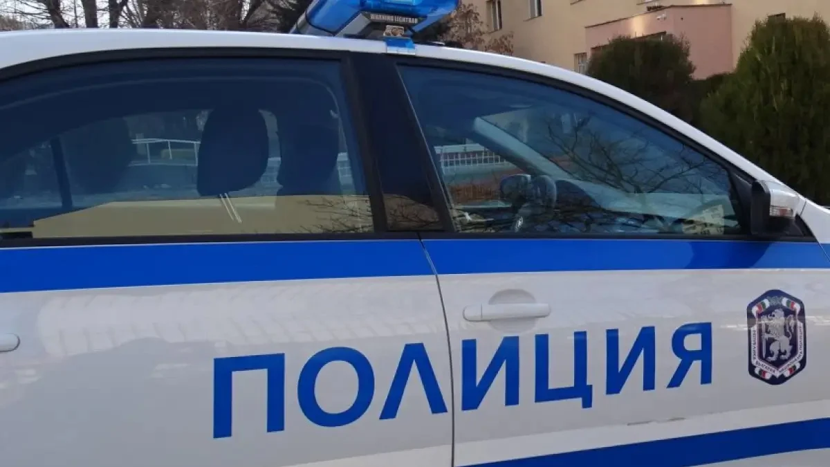 Мъж души приятелката си на спирка в София