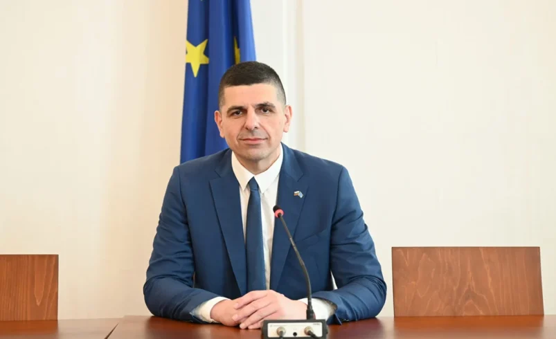 Ивайло Мирчев: Хората свалиха ГЕРБ, а не платени протестиращи