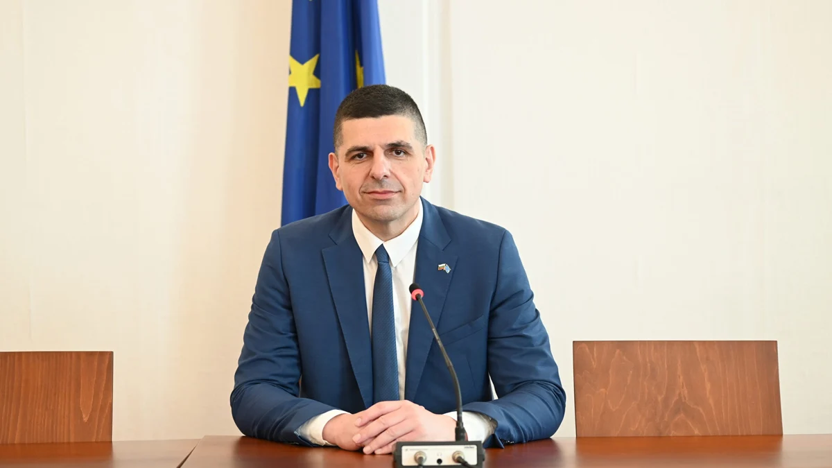 Ивайло Мирчев: Хората свалиха ГЕРБ, а не платени протестиращи