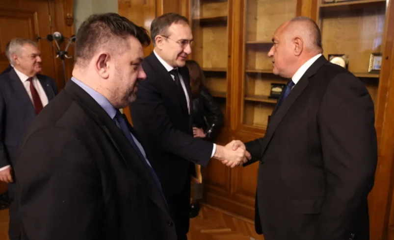 БСП си сменя фасадата предизборно
