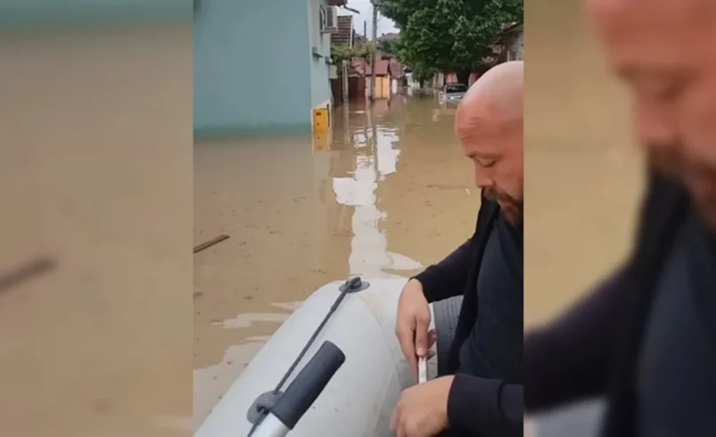Мъж подкара лодка по улиците на Севлиево