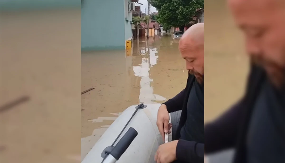 Мъж подкара лодка по улиците на Севлиево